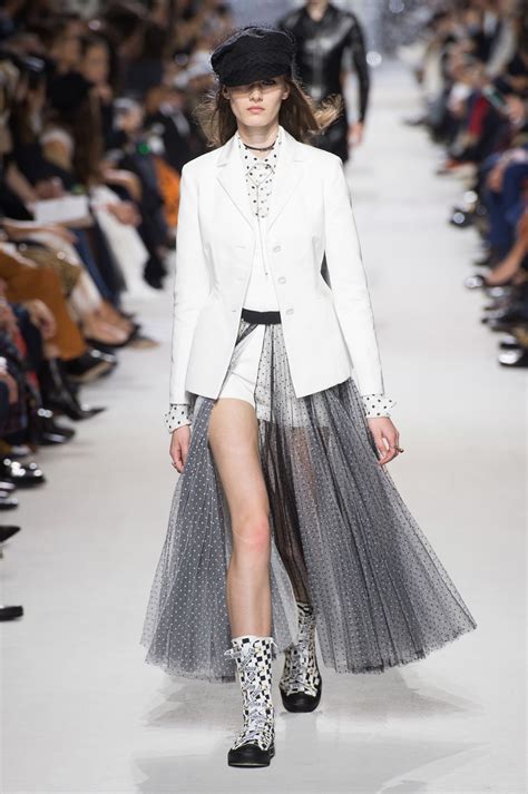 christian dior shows|christian dior runway looks.